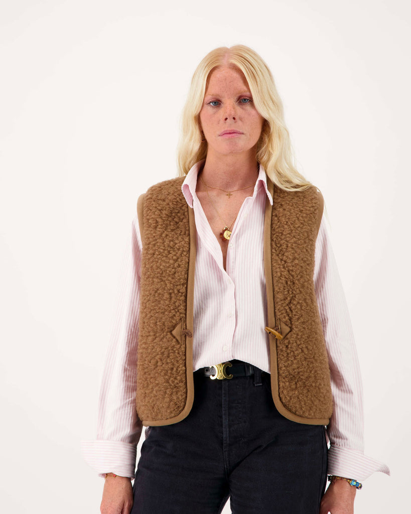 Gilet-sans-manche-mouton-femme-camel-face