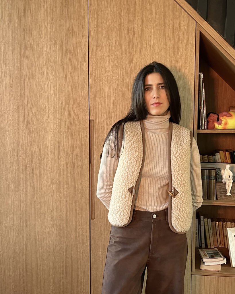 Gilet-sans-manche-mouton-femme-maison-face